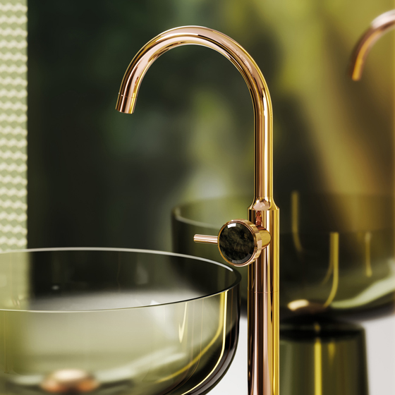 Teaser Joerger Valencia Rosegold Naturstein Labradorit freistehende 1 Hand Waschtisch Batterie Detailbild2