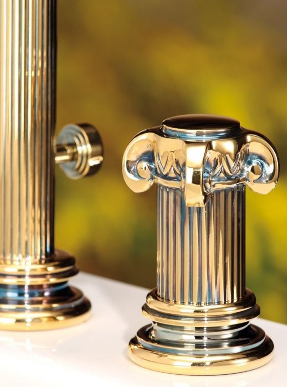 Jörger Design, APHRODITE, Altgold, Waschtisch 3-Loch Armatur, griechische Säulen, Antike, Silberveredelung, blauer Schimmer, Armaturengriff, klassisches Design, Joerger