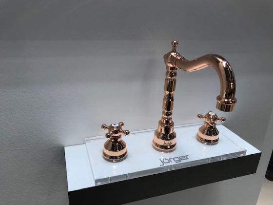 Jörger Classical faucet by Jörger. DELPHI, 3-hole-mixer in rose-gold.