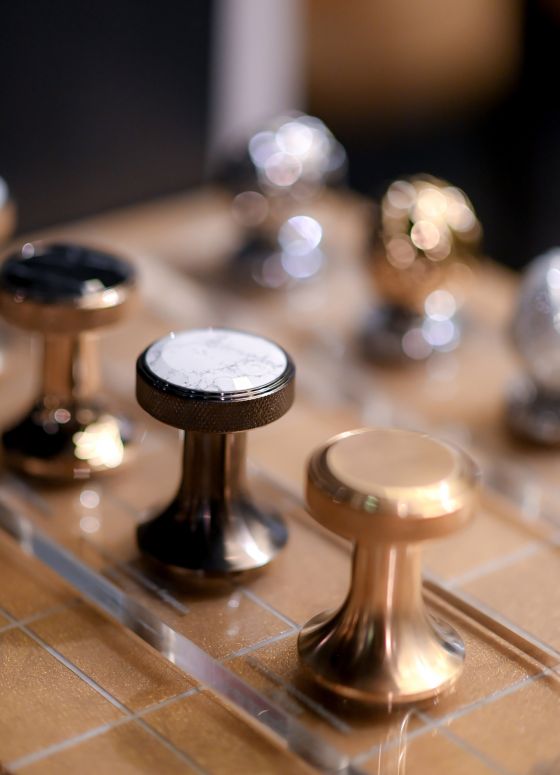 Joerger Design, KONZEPT, дизайн интерьера, презентация, элитная сантехника, дизайнерский смеситель, дизайн ванной, Valencia, матовое золото, белая бирюза, 24 карата, nerz, финишное покрытие